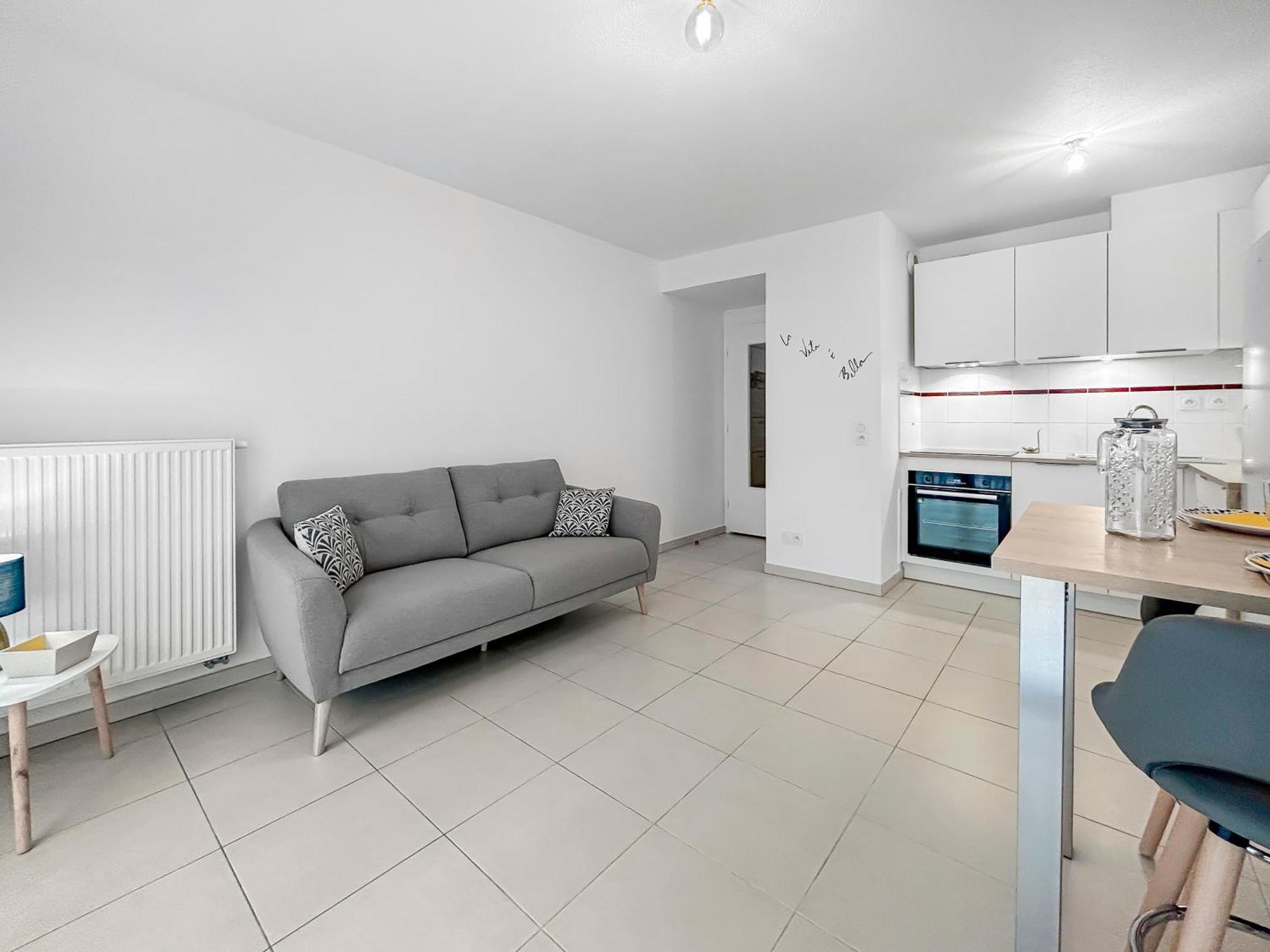 Vivez Lunel-Clim-Wifi Fibre-Parking Prive-Patio T2 Lunel  Esterno foto