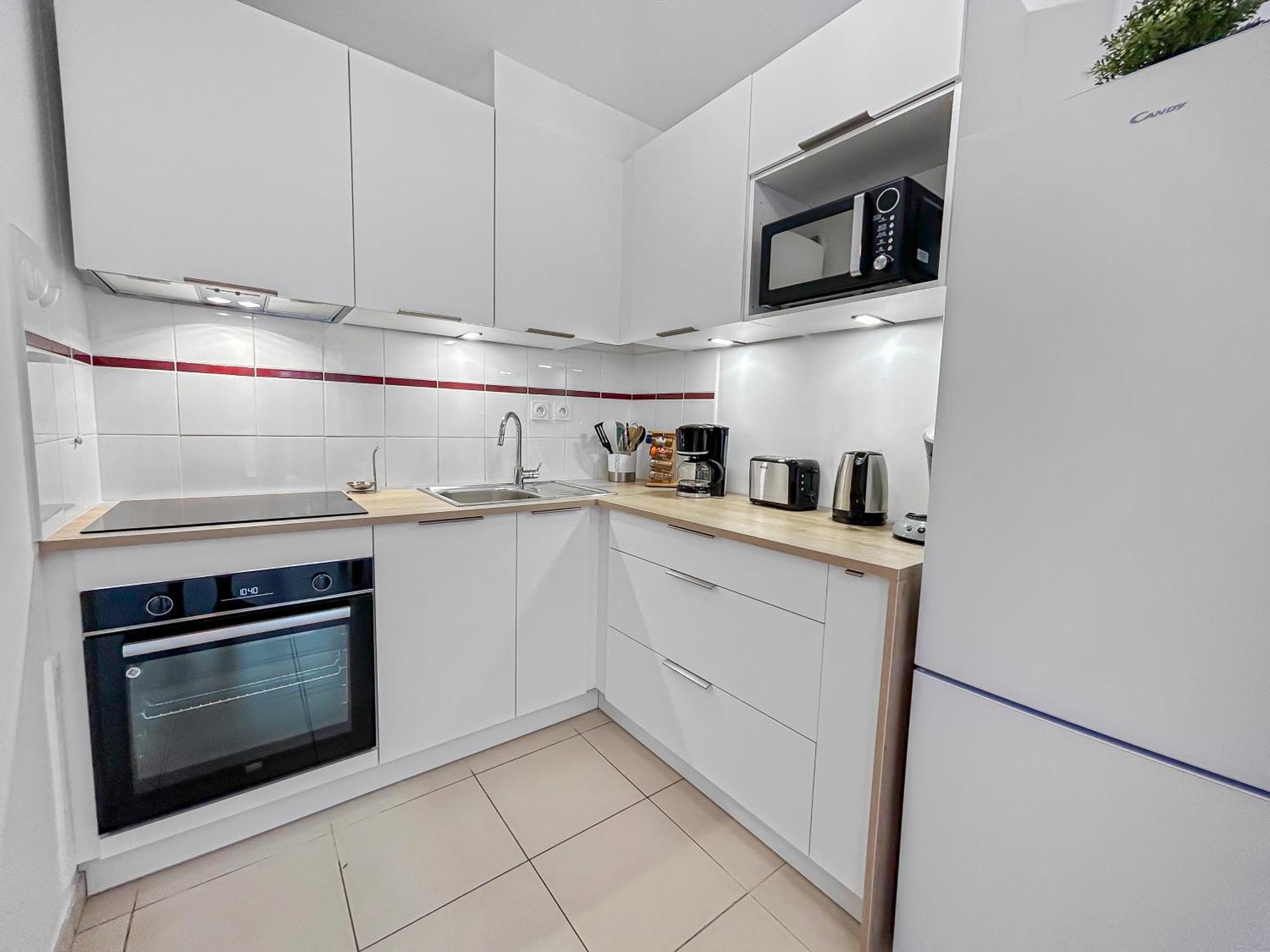 Vivez Lunel-Clim-Wifi Fibre-Parking Prive-Patio T2 Lunel  Esterno foto